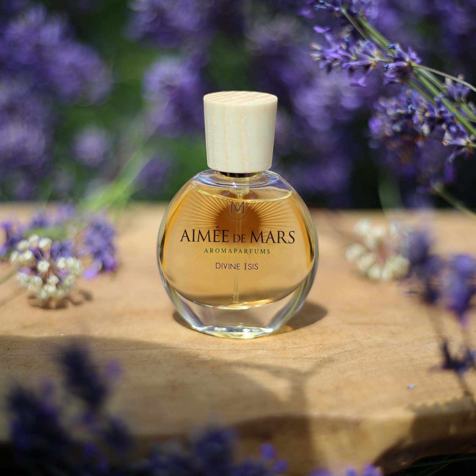 divine isis parfum femeie puternica